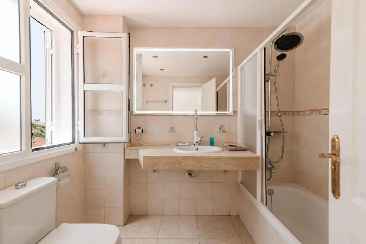 Comfortable Villa Private Garden Costa Adeje İspanya