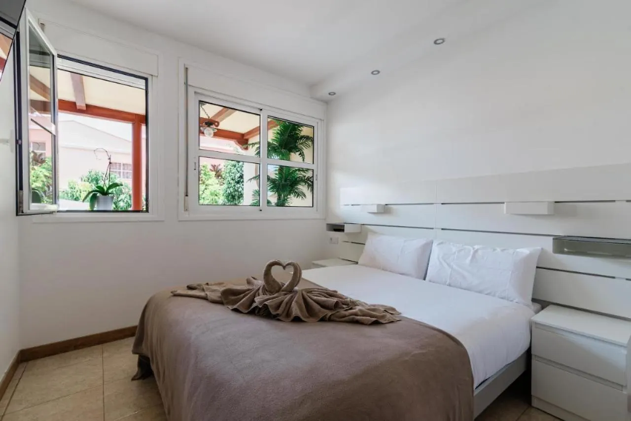 Comfortable Villa Private Garden アデヘ 0*,  スペイン
