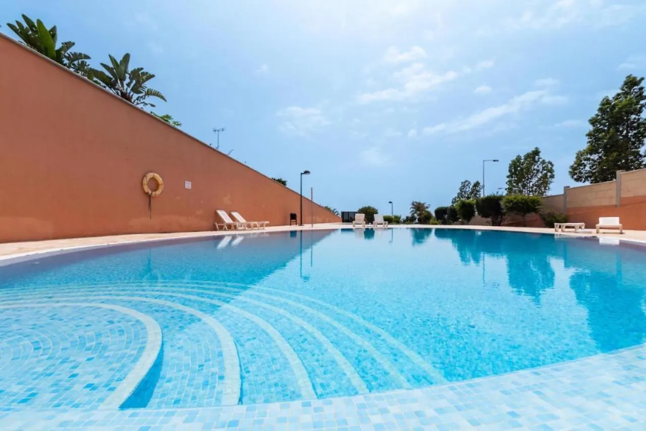 Comfortable Villa Private Garden ile iletişim