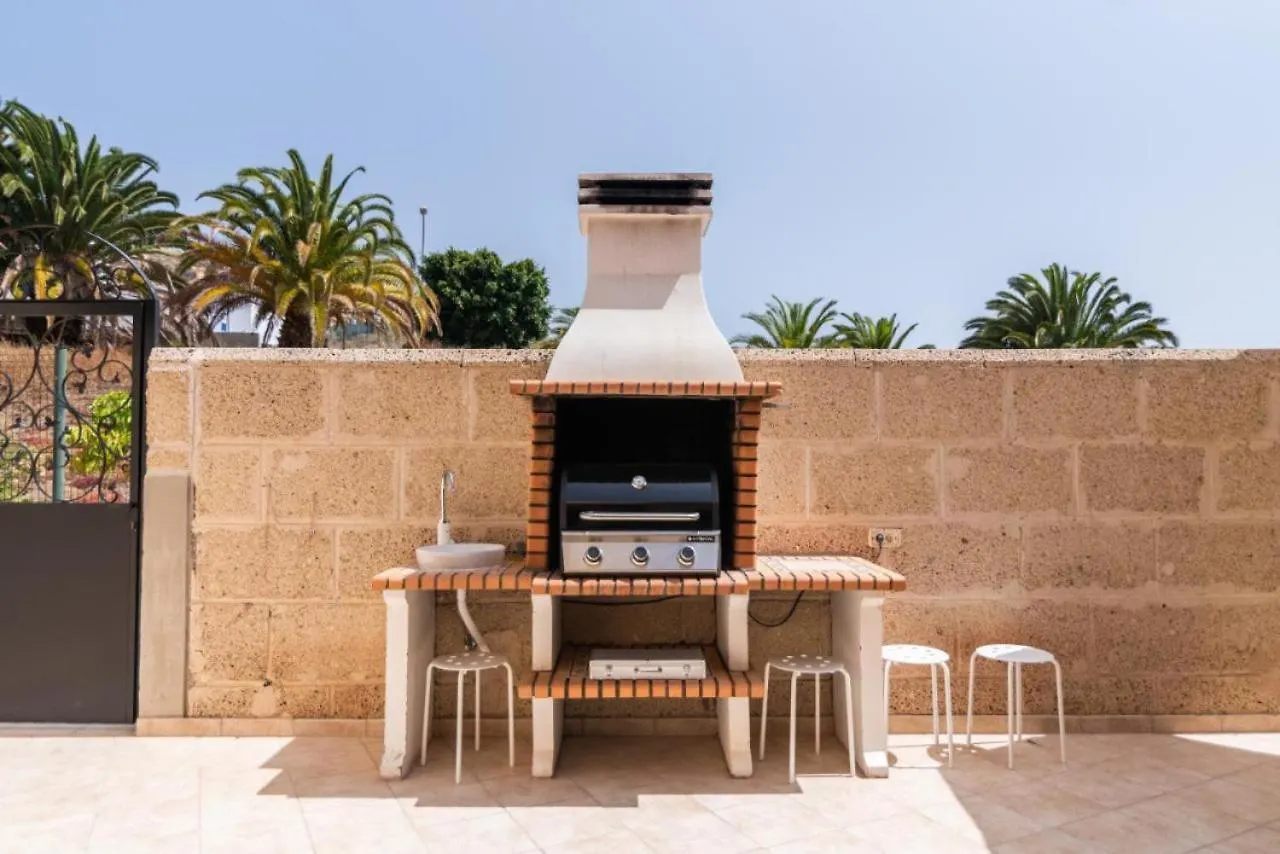 Comfortable Villa Private Garden アデヘ 0*,  スペイン