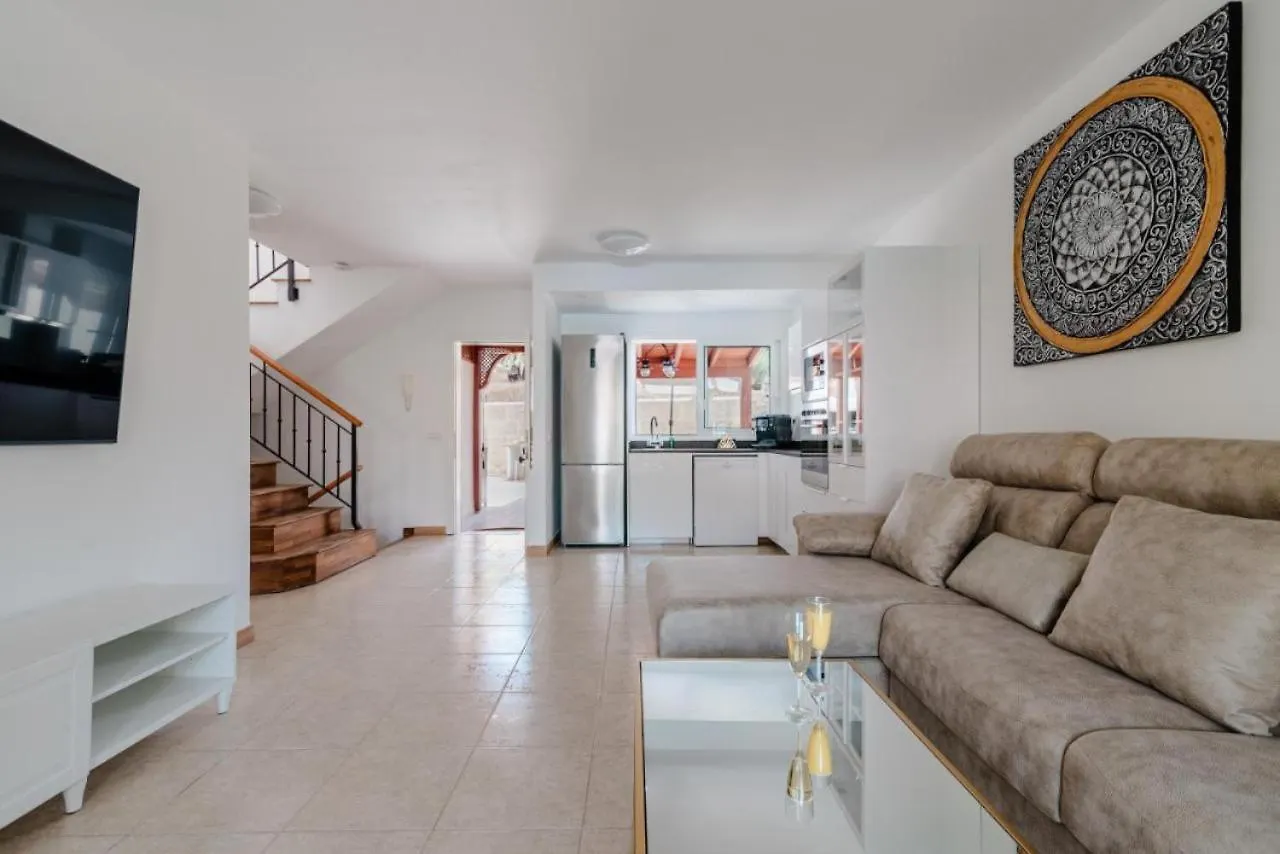 Comfortable Villa Private Garden Costa Adeje İspanya